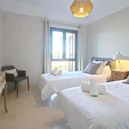 Alboaire- Waterfront Luxury 4 Bedroom In The Marina Of *