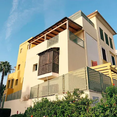 Alboaire- Waterfront Luxury 4 Bedroom In The Marina Of *
